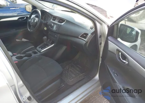 2018 Nissan Sentra S z USA, uszkodzony, nr VIN 3N1AB7AP2JY310616